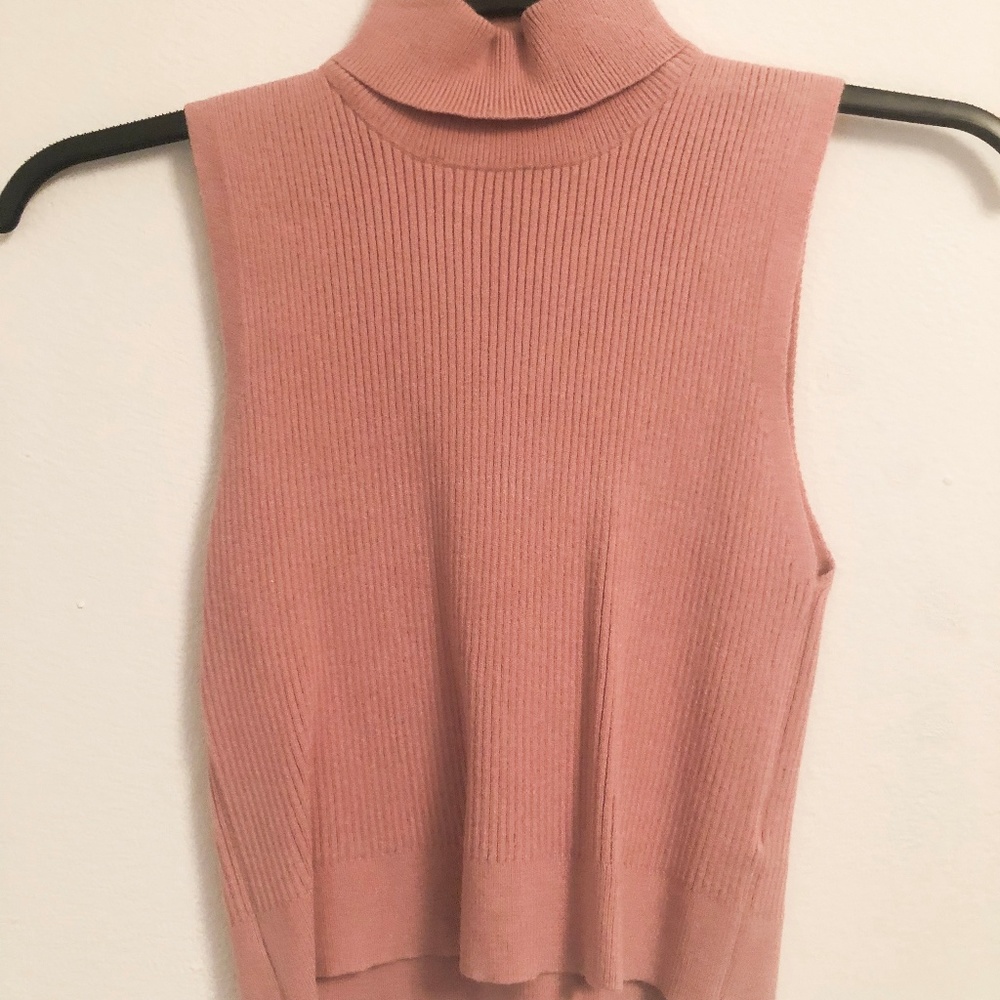 pink ribbed top